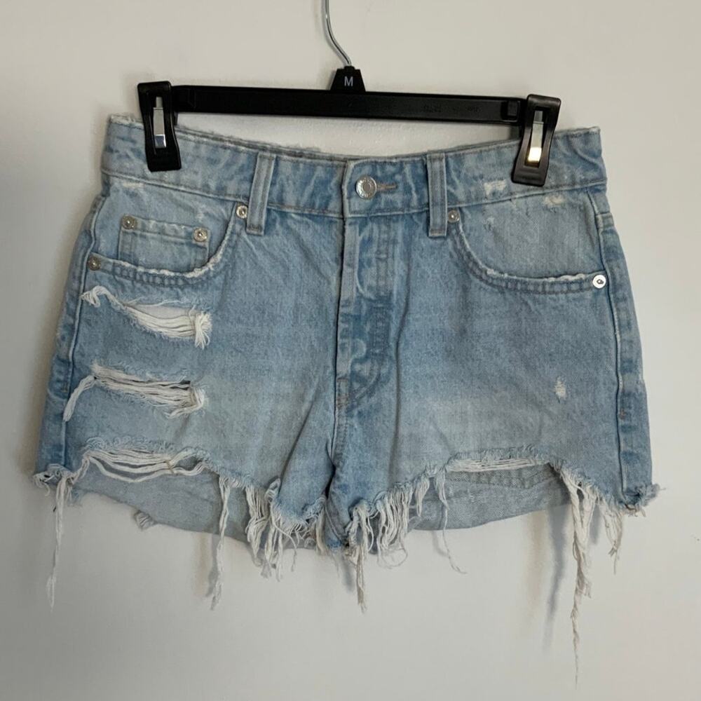 Zara Premium Denim Distressed Shorts Light Wash Frayed Raw Hem Size 4